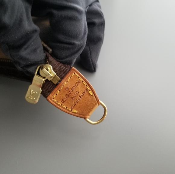 LOUIS VUITTON CLASSIC SIGNATURE Bucket pouch Mono print - Picture 8 of 10